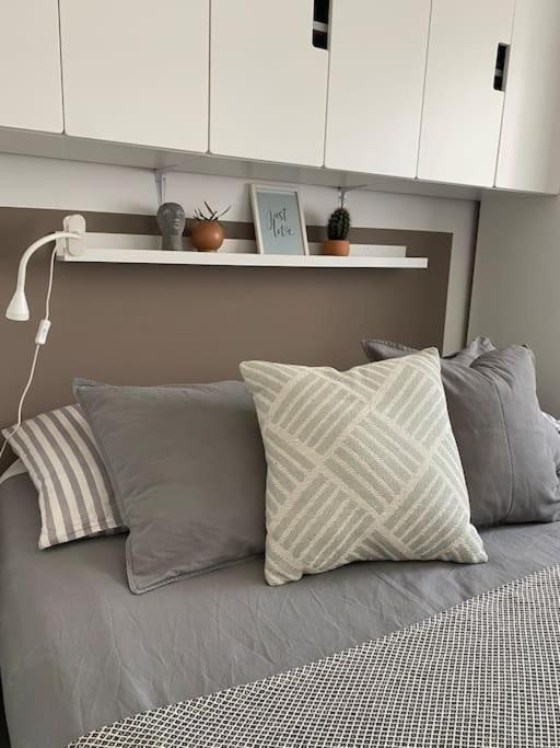 Ebli Seaview Apartment Пула Екстериор снимка