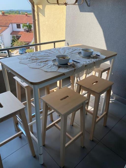 Ebli Seaview Apartment Пула Екстериор снимка