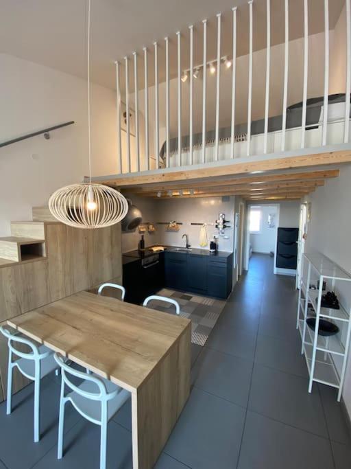 Ebli Seaview Apartment Пула Екстериор снимка
