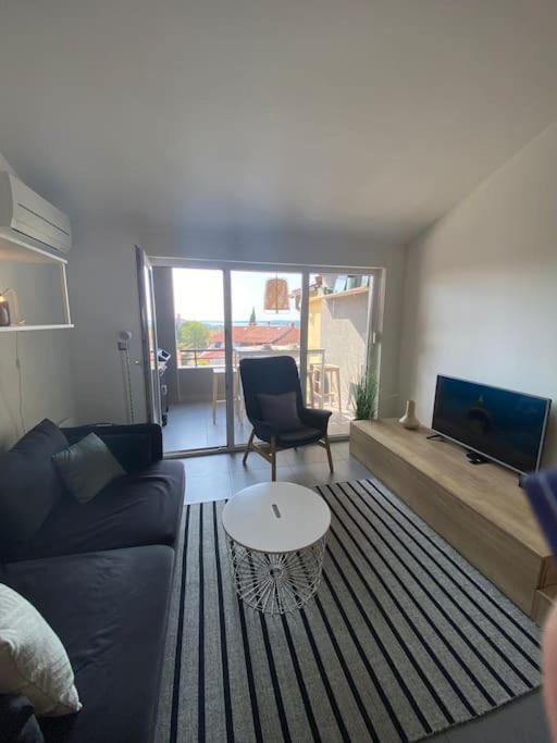 Ebli Seaview Apartment Пула Екстериор снимка
